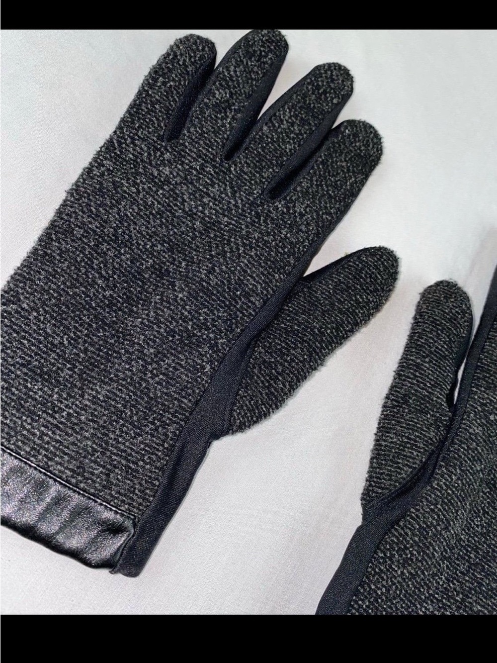 Gloves - Picture 2 of 8